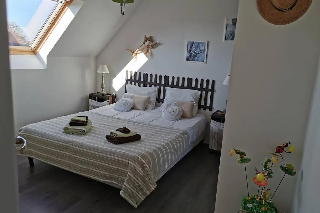 Villa Cassiopee Piscine Interieure, Proche Plage Plouneour-Trez 0*,  France